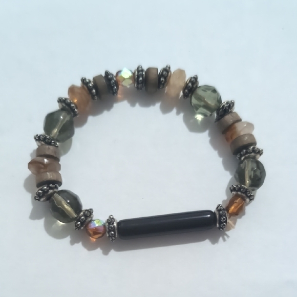 Green and Black Natural Stone Bracelet with Asymmetrical Design - Picture 1 of 4